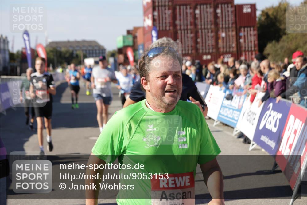 03.10.2025 - Köhlbrandbrückenlauf Jannik Wohlers http://msf.ph/oto/9053153 03.10.2025 13:09:22 Ziel 4129, 4134, 4212, 4334, 4377, 4681, 5061, 5352, 5740, 6037, 6062, 6349, 6661, 6743 meine-sportfotos.de