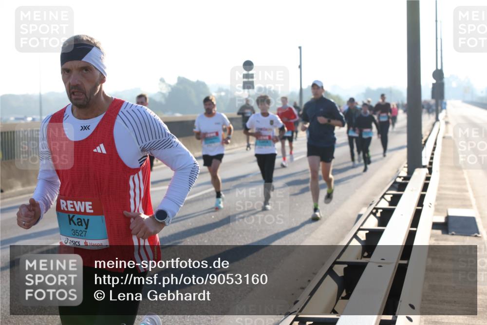 03.10.2025 - Köhlbrandbrückenlauf Lena Gebhardt http://msf.ph/oto/9053160 03.10.2025 09:15:42 Position 1 3527 meine-sportfotos.de