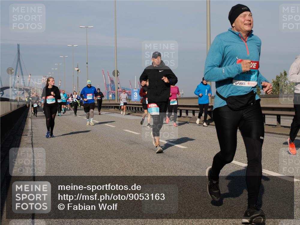 03.10.2025 - Köhlbrandbrückenlauf Fabian Wolf http://msf.ph/oto/9053163 03.10.2025 10:02:27 Position 3 3, 2817 meine-sportfotos.de