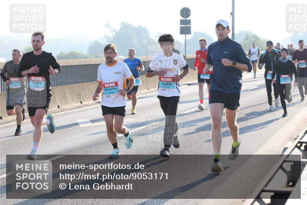 03.10.2025 - Köhlbrandbrückenlauf Lena Gebhardt http://msf.ph/oto/9053171 03.10.2025 09:15:43 Position 1 1142, 1068, 3338, 24, 1112 meine-sportfotos.de
