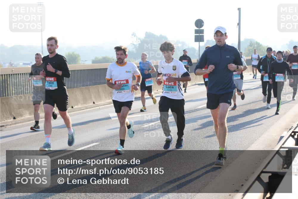 03.10.2025 - Köhlbrandbrückenlauf Lena Gebhardt http://msf.ph/oto/9053185 03.10.2025 09:15:43 Position 1 1142, 1068, 3338, 24, 1112 meine-sportfotos.de