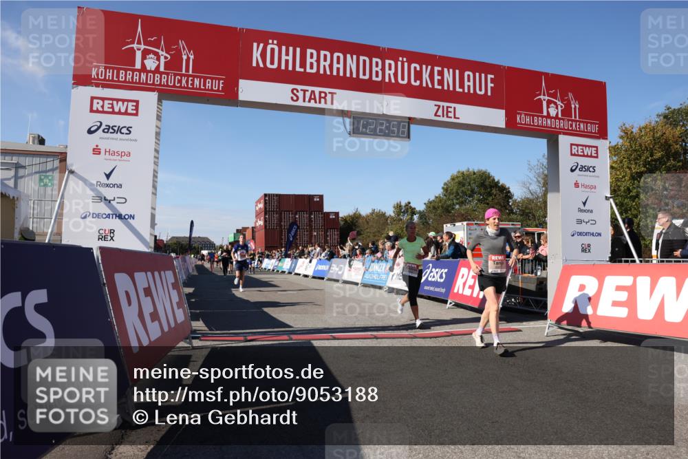 03.10.2025 - Köhlbrandbrückenlauf Lena Gebhardt http://msf.ph/oto/9053188 03.10.2025 13:22:58 Ziel 4350, 4602, 4603, 4964, 5046, 5189, 5812, 5924, 5925, 6027 meine-sportfotos.de