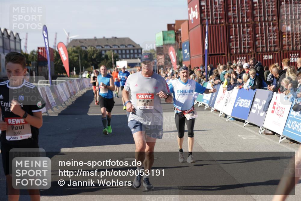 03.10.2025 - Köhlbrandbrückenlauf Jannik Wohlers http://msf.ph/oto/9053191 03.10.2025 13:09:23 Ziel 4129, 4134, 4212, 4334, 4377, 4681, 5061, 5352, 5740, 6037, 6062, 6349, 6661, 6743 meine-sportfotos.de