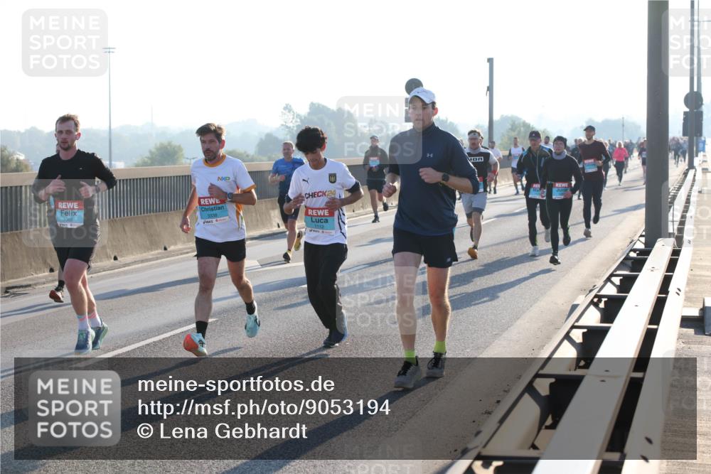 03.10.2025 - Köhlbrandbrückenlauf Lena Gebhardt http://msf.ph/oto/9053194 03.10.2025 09:15:43 Position 1 1068, 3338, 24, 1112 meine-sportfotos.de