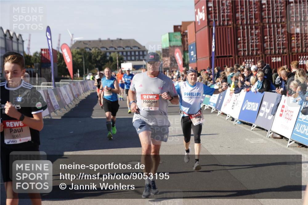03.10.2025 - Köhlbrandbrückenlauf Jannik Wohlers http://msf.ph/oto/9053195 03.10.2025 13:09:23 Ziel 4129, 4134, 4212, 4334, 4377, 4681, 5061, 5352, 5740, 6037, 6062, 6349, 6661, 6743 meine-sportfotos.de