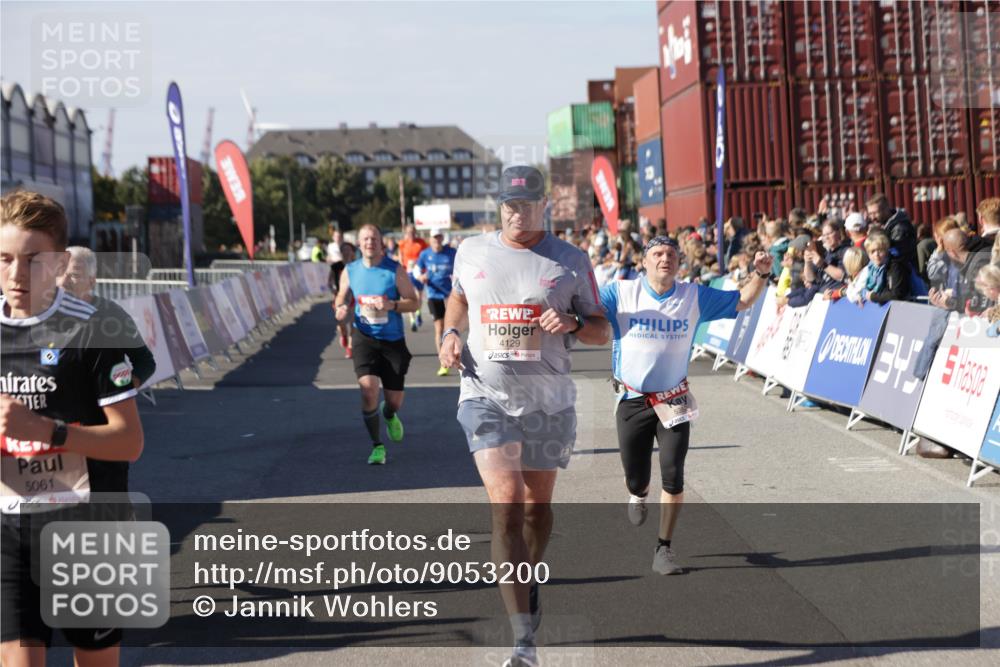 03.10.2025 - Köhlbrandbrückenlauf Jannik Wohlers http://msf.ph/oto/9053200 03.10.2025 13:09:24 Ziel 4129, 4134, 4212, 4334, 4681, 5061, 5352, 5740, 6037, 6062, 6349, 6661, 6743 meine-sportfotos.de