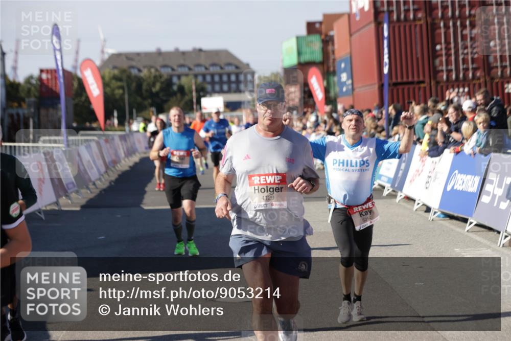 03.10.2025 - Köhlbrandbrückenlauf Jannik Wohlers http://msf.ph/oto/9053214 03.10.2025 13:09:24 Ziel 4129, 4134, 4212, 4334, 4681, 5061, 5352, 5740, 6037, 6062, 6349, 6661, 6743 meine-sportfotos.de