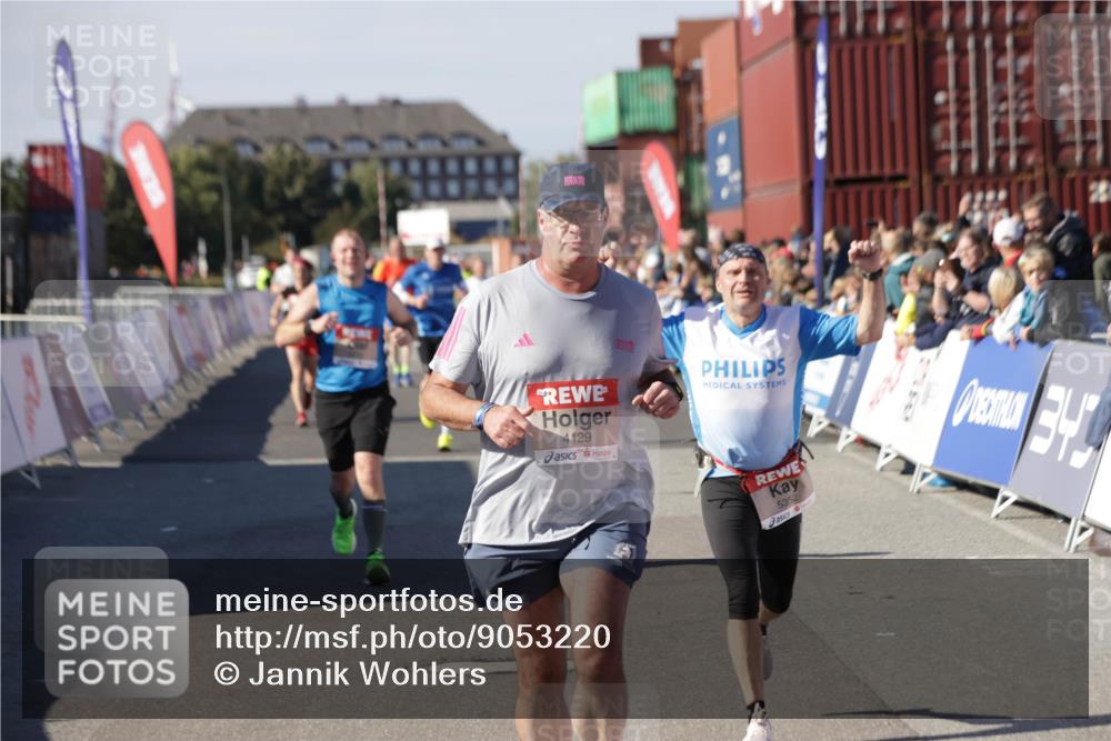 03.10.2025 - Köhlbrandbrückenlauf Jannik Wohlers http://msf.ph/oto/9053220 03.10.2025 13:09:24 Ziel 4129, 4134, 4212, 4334, 4681, 5061, 5352, 5740, 6037, 6062, 6349, 6661, 6743 meine-sportfotos.de