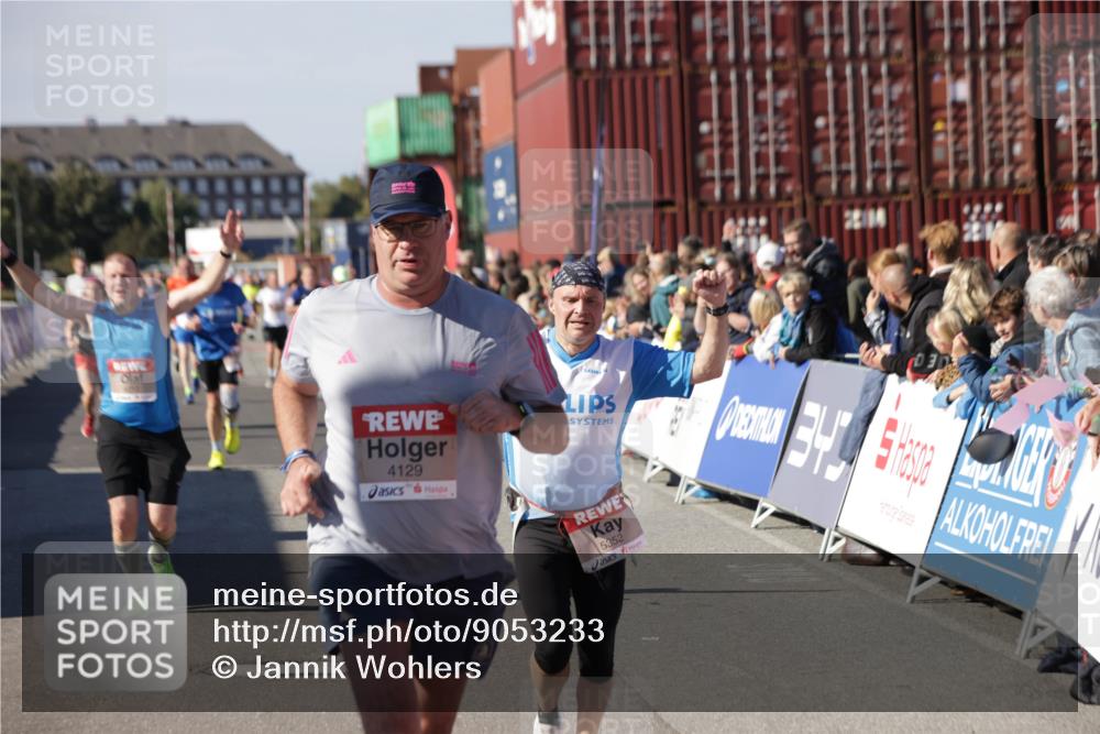 03.10.2025 - Köhlbrandbrückenlauf Jannik Wohlers http://msf.ph/oto/9053233 03.10.2025 13:09:24 Ziel 4129, 4134, 4212, 4334, 4681, 5061, 5352, 5740, 6037, 6062, 6349, 6661, 6743 meine-sportfotos.de
