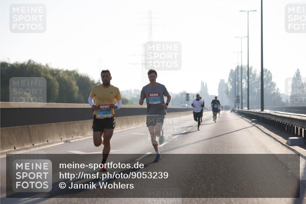 03.10.2025 - Köhlbrandbrückenlauf Jannik Wohlers http://msf.ph/oto/9053239 03.10.2025 09:10:40 Position 3 3590 meine-sportfotos.de