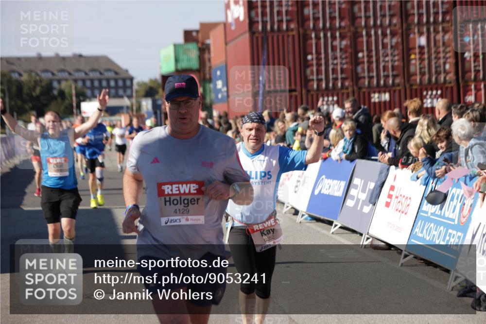 03.10.2025 - Köhlbrandbrückenlauf Jannik Wohlers http://msf.ph/oto/9053241 03.10.2025 13:09:24 Ziel 4129, 4134, 4212, 4334, 4681, 5061, 5352, 5740, 6037, 6062, 6349, 6661, 6743 meine-sportfotos.de