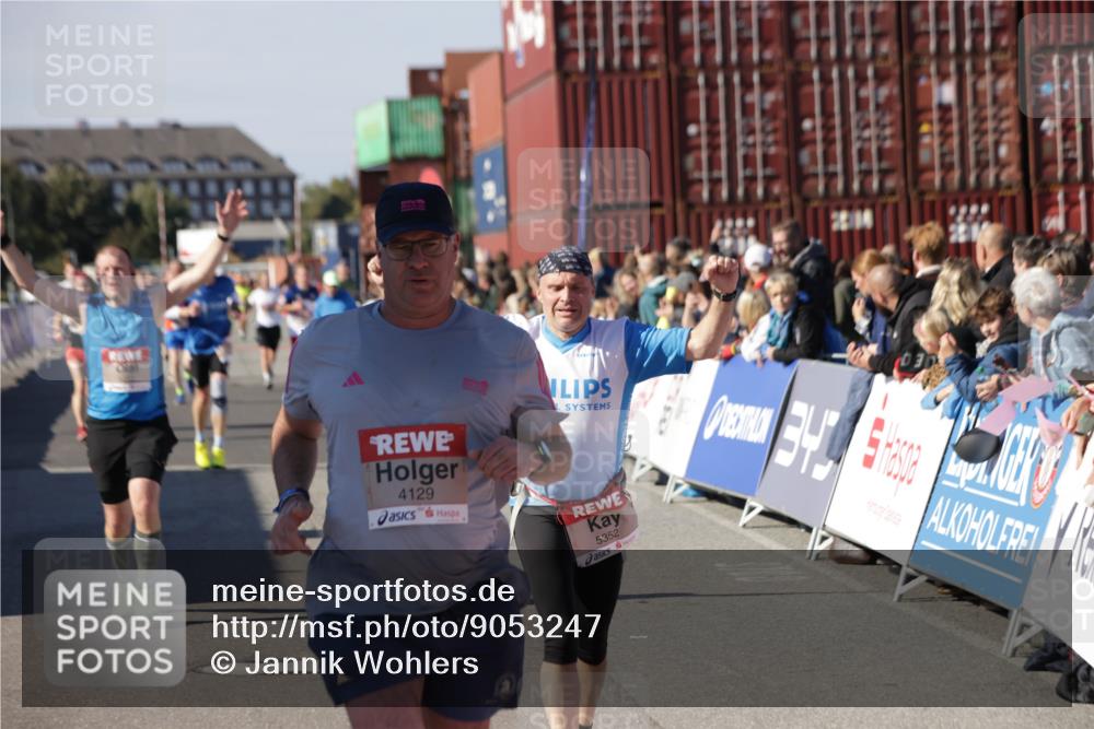 03.10.2025 - Köhlbrandbrückenlauf Jannik Wohlers http://msf.ph/oto/9053247 03.10.2025 13:09:24 Ziel 4129, 4134, 4212, 4334, 4681, 5061, 5352, 5740, 6037, 6062, 6349, 6661, 6743 meine-sportfotos.de