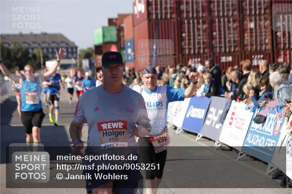 03.10.2025 - Köhlbrandbrückenlauf Jannik Wohlers http://msf.ph/oto/9053251 03.10.2025 13:09:24 Ziel 4129, 4134, 4212, 4334, 4681, 5061, 5352, 5740, 6037, 6062, 6349, 6661, 6743 meine-sportfotos.de