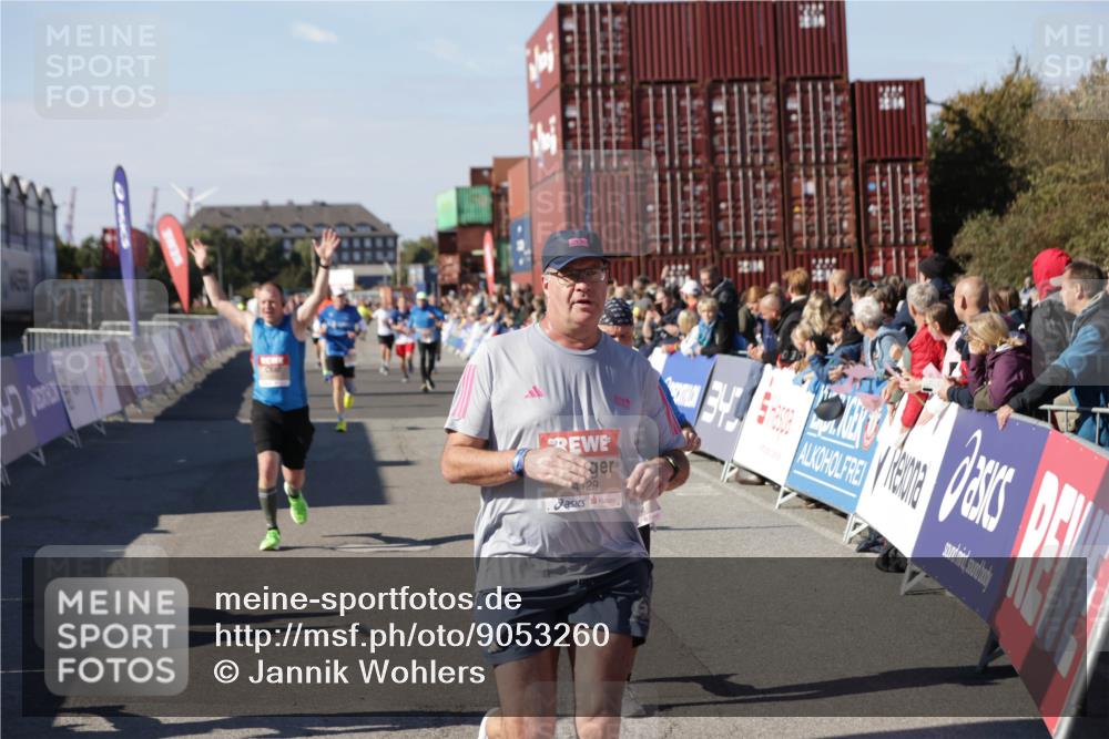 03.10.2025 - Köhlbrandbrückenlauf Jannik Wohlers http://msf.ph/oto/9053260 03.10.2025 13:09:25 Ziel 4129, 4134, 4212, 4334, 4681, 5061, 5352, 6037, 6062, 6349, 6481, 6661, 6667, 6743 meine-sportfotos.de