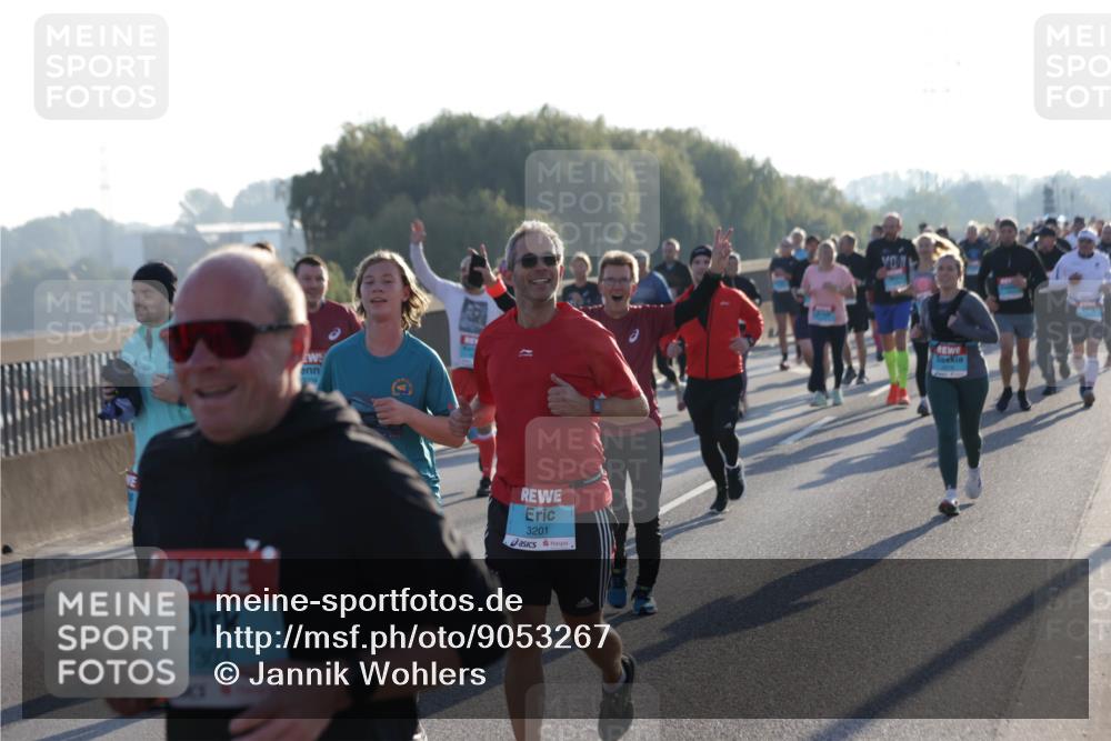 03.10.2025 - Köhlbrandbrückenlauf Jannik Wohlers http://msf.ph/oto/9053267 03.10.2025 09:19:52 Position 3 1303, 3201 meine-sportfotos.de