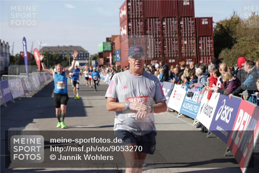 03.10.2025 - Köhlbrandbrückenlauf Jannik Wohlers http://msf.ph/oto/9053270 03.10.2025 13:09:25 Ziel 4129, 4134, 4212, 4334, 4681, 5061, 5352, 6037, 6062, 6349, 6481, 6661, 6667, 6743 meine-sportfotos.de