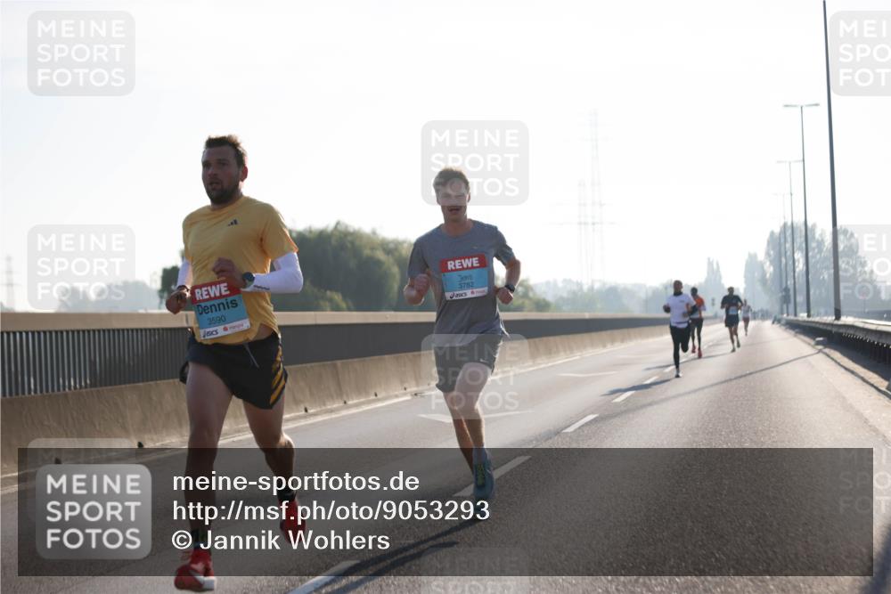 03.10.2025 - Köhlbrandbrückenlauf Jannik Wohlers http://msf.ph/oto/9053293 03.10.2025 09:10:42 Position 3 3590, 3782 meine-sportfotos.de
