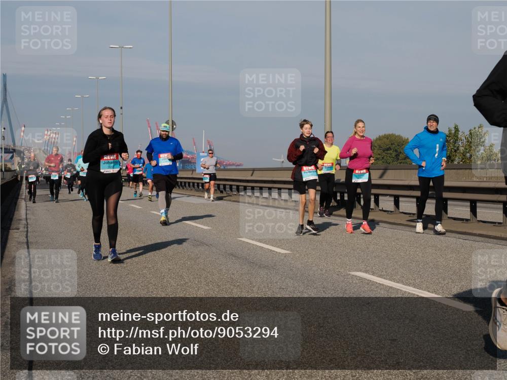 03.10.2025 - Köhlbrandbrückenlauf Fabian Wolf http://msf.ph/oto/9053294 03.10.2025 10:02:30 Position 3  meine-sportfotos.de