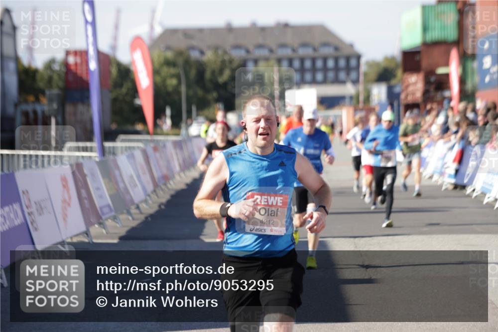 03.10.2025 - Köhlbrandbrückenlauf Jannik Wohlers http://msf.ph/oto/9053295 03.10.2025 13:09:26 Ziel 4129, 4134, 4212, 4298, 4334, 4681, 5061, 5352, 6037, 6062, 6349, 6481, 6661, 6667, 6743 meine-sportfotos.de