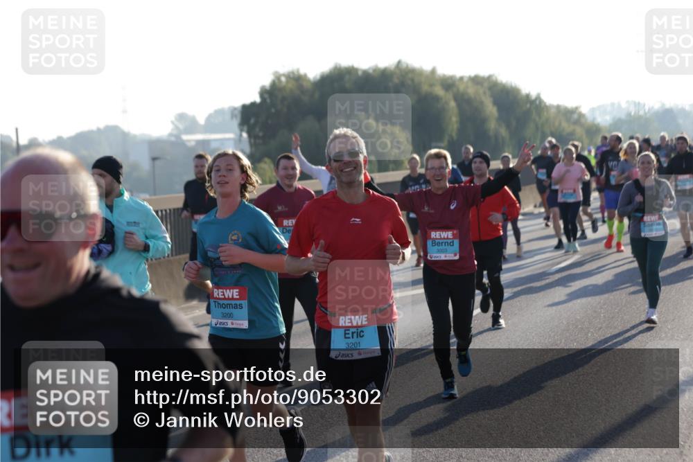03.10.2025 - Köhlbrandbrückenlauf Jannik Wohlers http://msf.ph/oto/9053302 03.10.2025 09:19:52 Position 3 3200, 3201, 3003 meine-sportfotos.de
