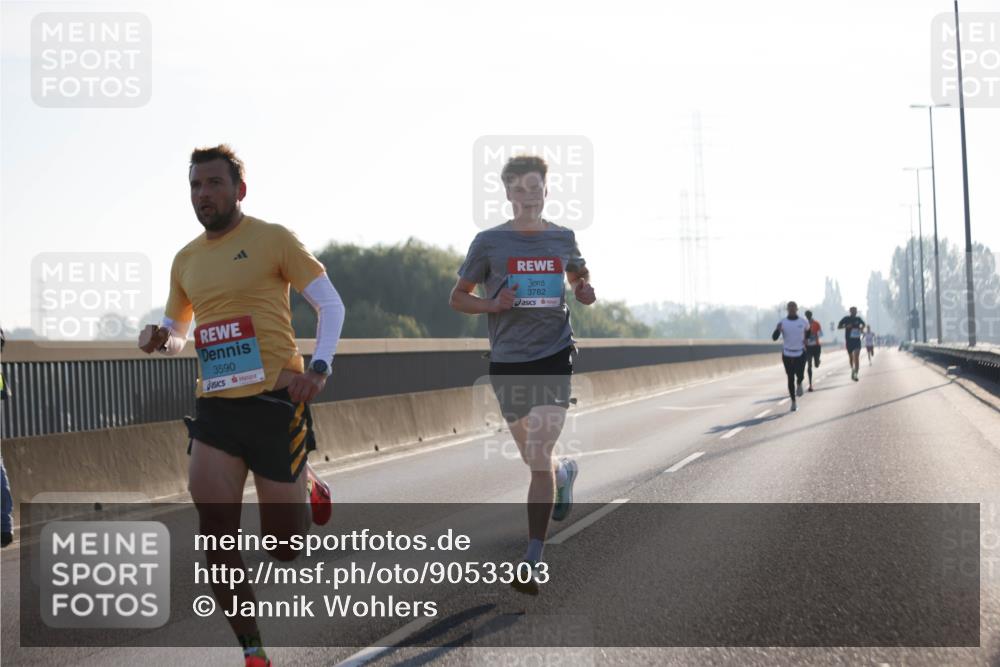 03.10.2025 - Köhlbrandbrückenlauf Jannik Wohlers http://msf.ph/oto/9053303 03.10.2025 09:10:42 Position 3 3590, 3782 meine-sportfotos.de