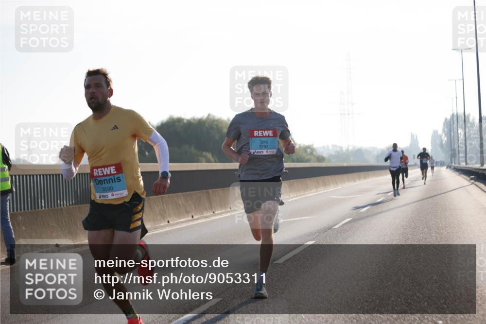 03.10.2025 - Köhlbrandbrückenlauf Jannik Wohlers http://msf.ph/oto/9053311 03.10.2025 09:10:42 Position 3 3590, 3782 meine-sportfotos.de