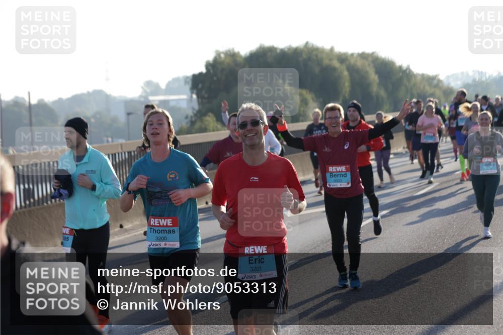 03.10.2025 - Köhlbrandbrückenlauf Jannik Wohlers http://msf.ph/oto/9053313 03.10.2025 09:19:52 Position 3 3200, 3201, 3003 meine-sportfotos.de