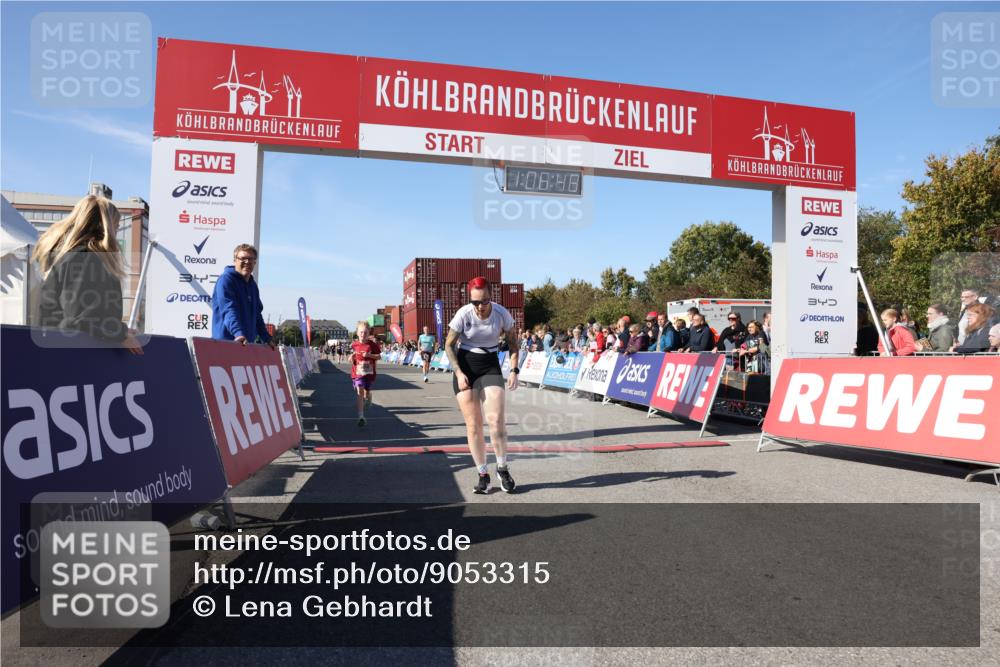 03.10.2025 - Köhlbrandbrückenlauf Lena Gebhardt http://msf.ph/oto/9053315 03.10.2025 13:06:48 Ziel 4405, 5798, 5963, 5971, 6056, 6061, 6089, 6721, 6745 meine-sportfotos.de