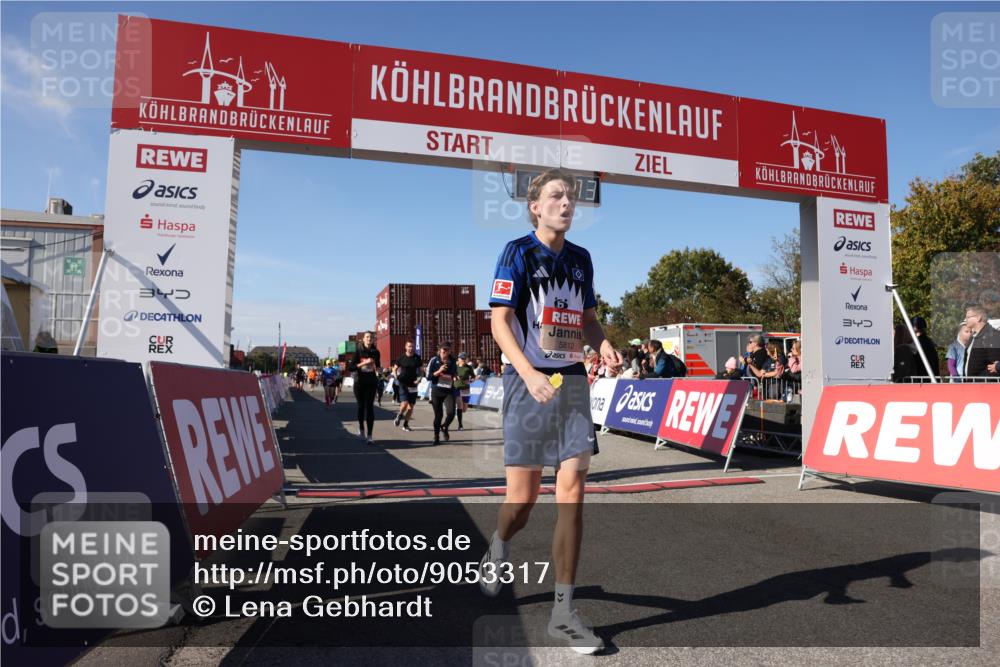 03.10.2025 - Köhlbrandbrückenlauf Lena Gebhardt http://msf.ph/oto/9053317 03.10.2025 13:23:04 Ziel 4350, 4904, 4905, 4964, 4987, 5046, 5189, 5573, 5712, 5716, 5812, 6027, 6070, 6071 meine-sportfotos.de