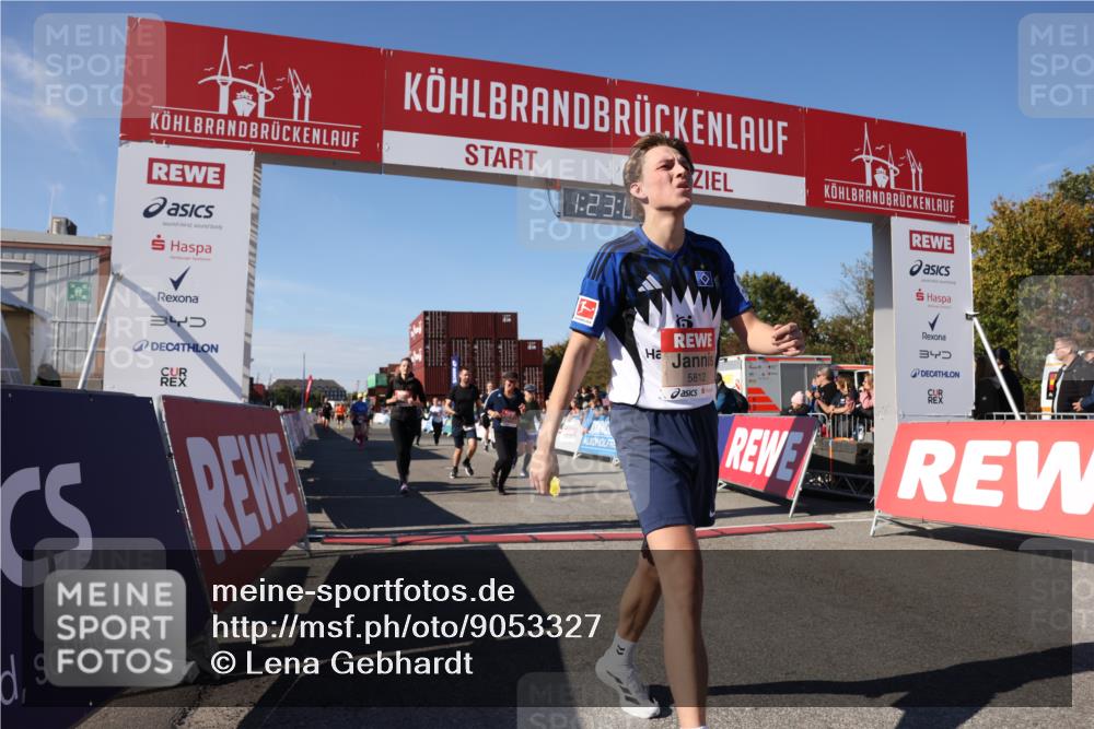03.10.2025 - Köhlbrandbrückenlauf Lena Gebhardt http://msf.ph/oto/9053327 03.10.2025 13:23:04 Ziel 4350, 4904, 4905, 4964, 4987, 5046, 5189, 5573, 5712, 5716, 5812, 6027, 6070, 6071 meine-sportfotos.de