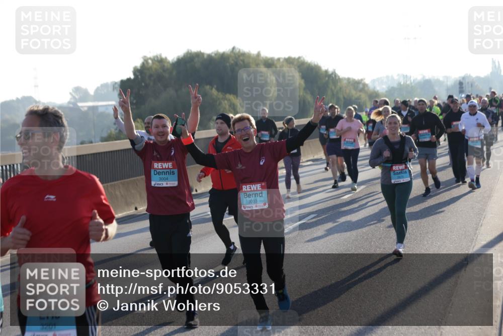 03.10.2025 - Köhlbrandbrückenlauf Jannik Wohlers http://msf.ph/oto/9053331 03.10.2025 09:19:53 Position 3 3201, 3004, 3003 meine-sportfotos.de
