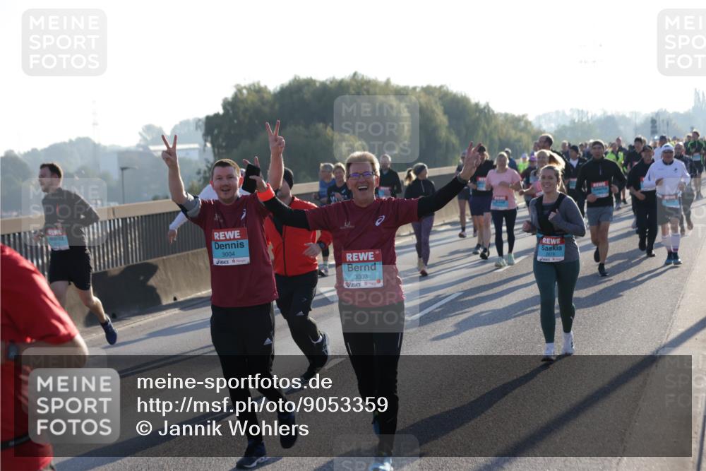 03.10.2025 - Köhlbrandbrückenlauf Jannik Wohlers http://msf.ph/oto/9053359 03.10.2025 09:19:53 Position 3 3004, 3003, 2678 meine-sportfotos.de