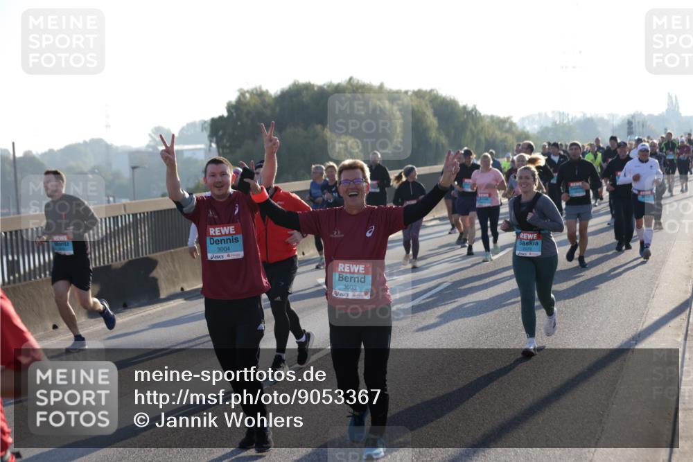 03.10.2025 - Köhlbrandbrückenlauf Jannik Wohlers http://msf.ph/oto/9053367 03.10.2025 09:19:53 Position 3 3004, 3003, 2678 meine-sportfotos.de