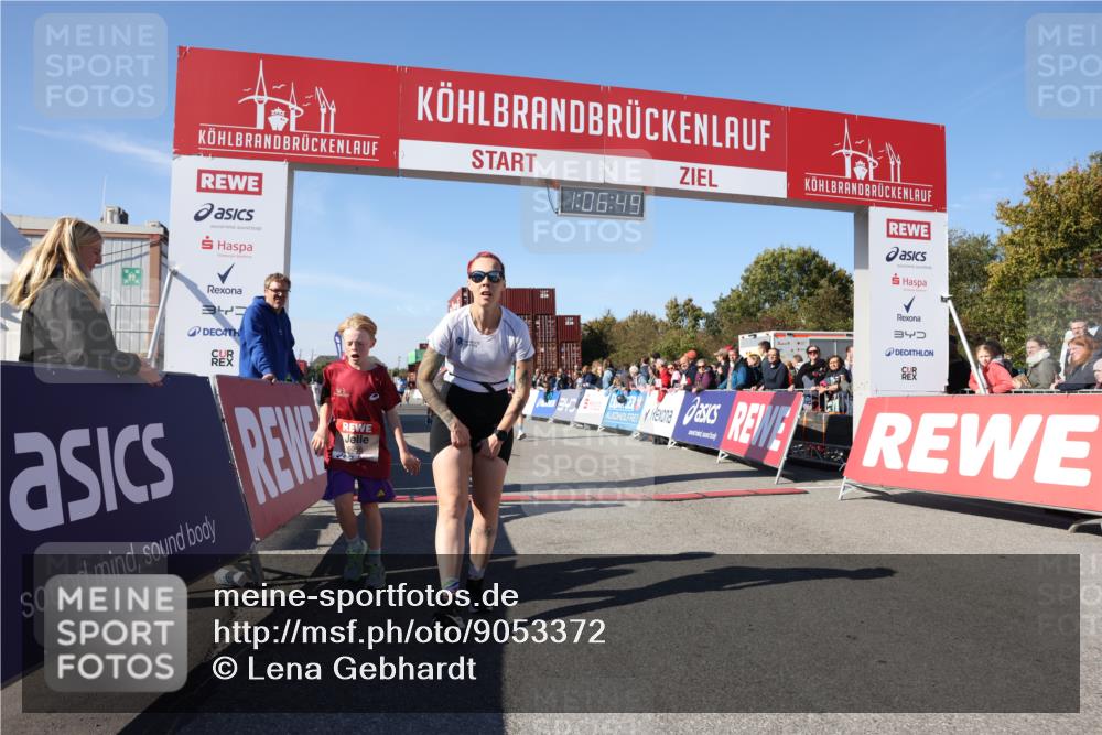 03.10.2025 - Köhlbrandbrückenlauf Lena Gebhardt http://msf.ph/oto/9053372 03.10.2025 13:06:50 Ziel 5798, 5963, 5971, 6056, 6061, 6089, 6721, 6745 meine-sportfotos.de