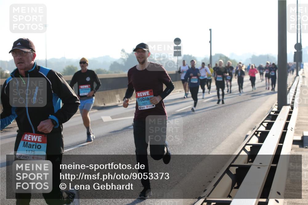 03.10.2025 - Köhlbrandbrückenlauf Lena Gebhardt http://msf.ph/oto/9053373 03.10.2025 09:15:48 Position 1 1175, 1421 meine-sportfotos.de