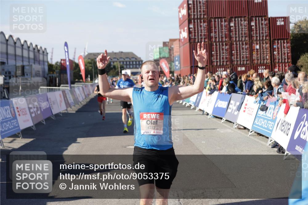 03.10.2025 - Köhlbrandbrückenlauf Jannik Wohlers http://msf.ph/oto/9053375 03.10.2025 13:09:28 Ziel 4129, 4134, 4212, 4298, 4681, 5061, 5352, 5813, 6062, 6349, 6481, 6661, 6667, 6743 meine-sportfotos.de