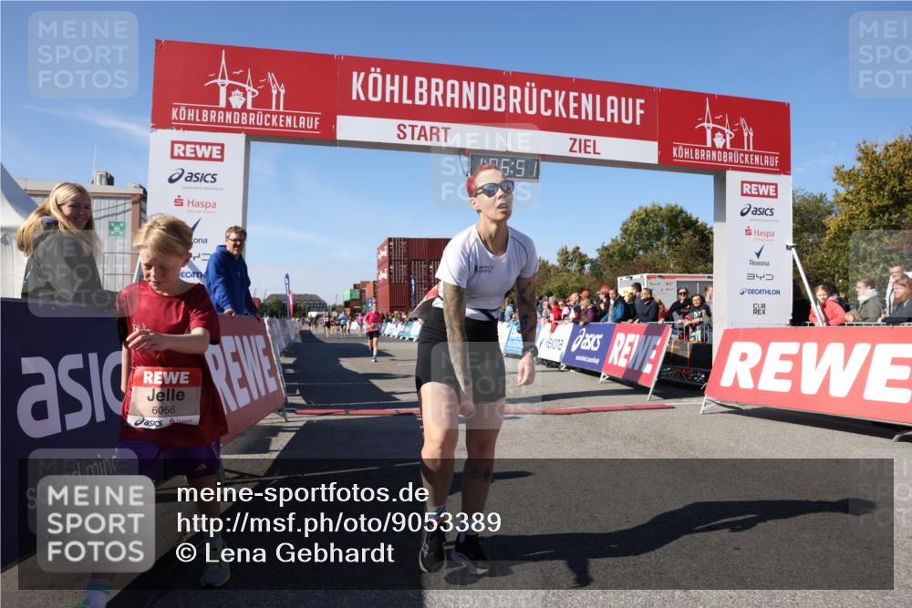 03.10.2025 - Köhlbrandbrückenlauf Lena Gebhardt http://msf.ph/oto/9053389 03.10.2025 13:06:51 Ziel 5963, 5971, 6056, 6089, 6721, 6745 meine-sportfotos.de