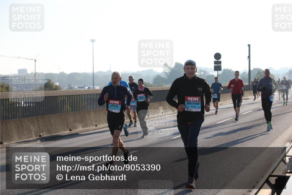 03.10.2025 - Köhlbrandbrückenlauf Lena Gebhardt http://msf.ph/oto/9053390 03.10.2025 09:16:03 Position 1 1102, 1133 meine-sportfotos.de