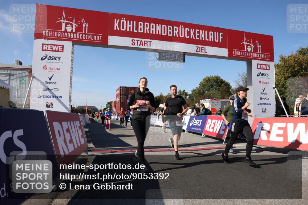 03.10.2025 - Köhlbrandbrückenlauf Lena Gebhardt http://msf.ph/oto/9053392 03.10.2025 13:23:06 Ziel 4350, 4904, 4905, 4964, 4987, 5076, 5189, 5573, 5712, 5716, 5812, 6027, 6070, 6071 meine-sportfotos.de