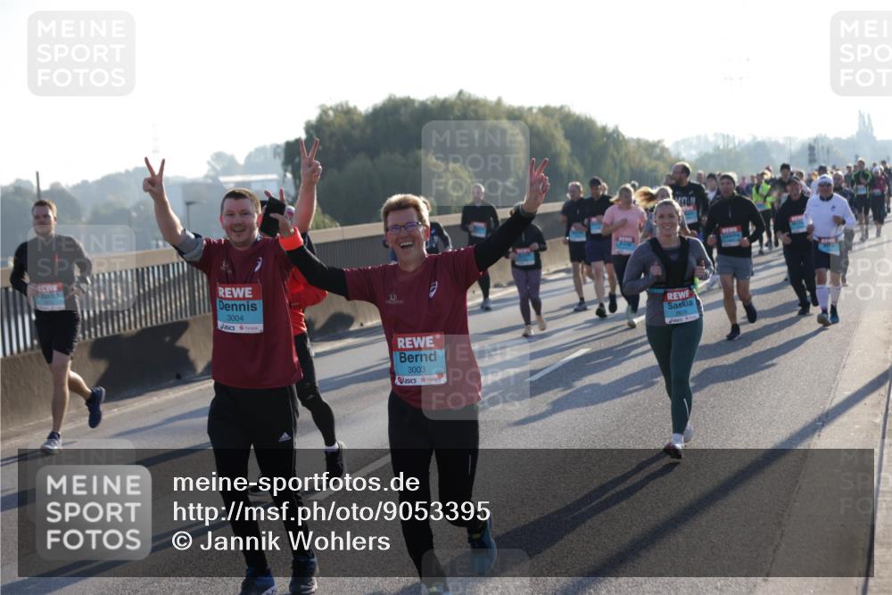 03.10.2025 - Köhlbrandbrückenlauf Jannik Wohlers http://msf.ph/oto/9053395 03.10.2025 09:19:53 Position 3 3004, 7, 3003 meine-sportfotos.de