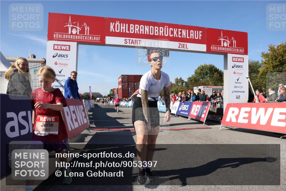 03.10.2025 - Köhlbrandbrückenlauf Lena Gebhardt http://msf.ph/oto/9053397 03.10.2025 13:06:51 Ziel 5963, 5971, 6056, 6089, 6721, 6745 meine-sportfotos.de