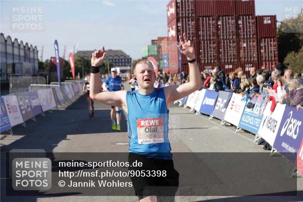 03.10.2025 - Köhlbrandbrückenlauf Jannik Wohlers http://msf.ph/oto/9053398 03.10.2025 13:09:28 Ziel 4129, 4134, 4212, 4298, 4681, 5061, 5352, 5813, 6062, 6349, 6481, 6661, 6667, 6743 meine-sportfotos.de