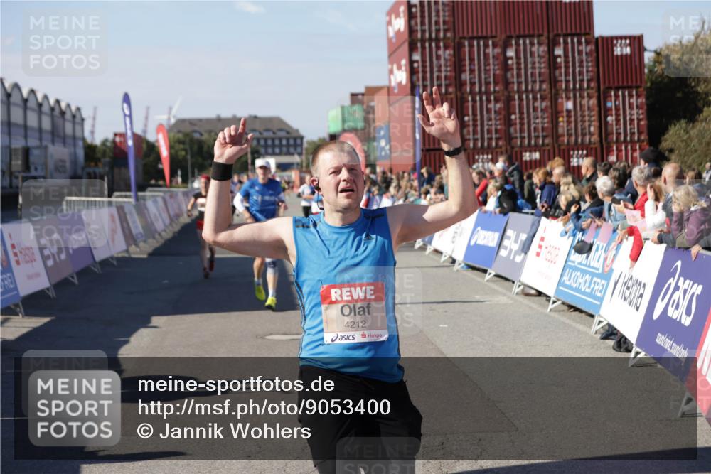 03.10.2025 - Köhlbrandbrückenlauf Jannik Wohlers http://msf.ph/oto/9053400 03.10.2025 13:09:28 Ziel 4129, 4134, 4212, 4298, 4681, 5061, 5352, 5813, 6062, 6349, 6481, 6661, 6667, 6743 meine-sportfotos.de
