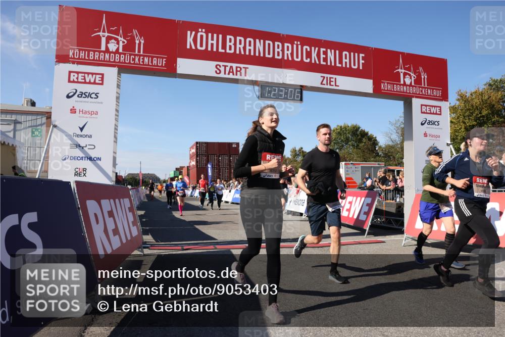 03.10.2025 - Köhlbrandbrückenlauf Lena Gebhardt http://msf.ph/oto/9053403 03.10.2025 13:23:06 Ziel 4350, 4904, 4905, 4964, 4987, 5076, 5189, 5573, 5712, 5716, 5812, 6027, 6070, 6071 meine-sportfotos.de