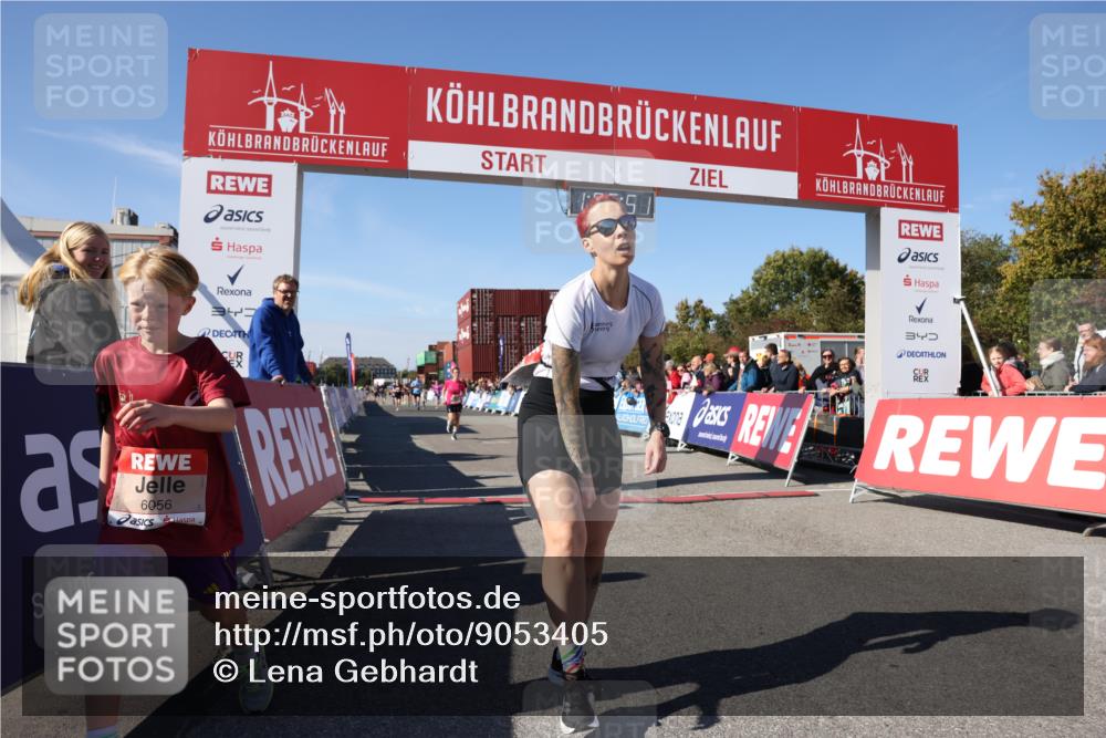 03.10.2025 - Köhlbrandbrückenlauf Lena Gebhardt http://msf.ph/oto/9053405 03.10.2025 13:06:51 Ziel 5963, 5971, 6056, 6089, 6721, 6745 meine-sportfotos.de