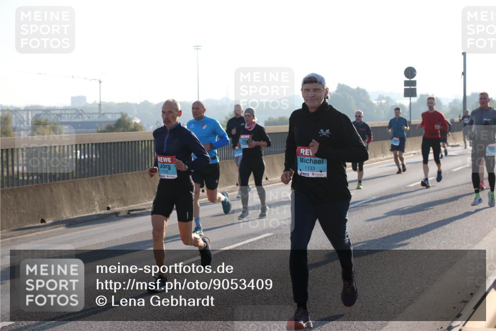 03.10.2025 - Köhlbrandbrückenlauf Lena Gebhardt http://msf.ph/oto/9053409 03.10.2025 09:16:03 Position 1 1102, 1133 meine-sportfotos.de