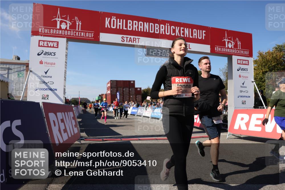03.10.2025 - Köhlbrandbrückenlauf Lena Gebhardt http://msf.ph/oto/9053410 03.10.2025 13:23:07 Ziel 4339, 4350, 4553, 4904, 4905, 4964, 4987, 5076, 5189, 5573, 5712, 5716, 5812, 6027, 6070, 6071 meine-sportfotos.de