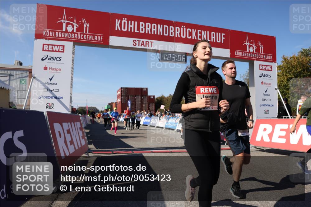 03.10.2025 - Köhlbrandbrückenlauf Lena Gebhardt http://msf.ph/oto/9053423 03.10.2025 13:23:07 Ziel 4339, 4350, 4553, 4904, 4905, 4964, 4987, 5076, 5189, 5573, 5712, 5716, 5812, 6027, 6070, 6071 meine-sportfotos.de