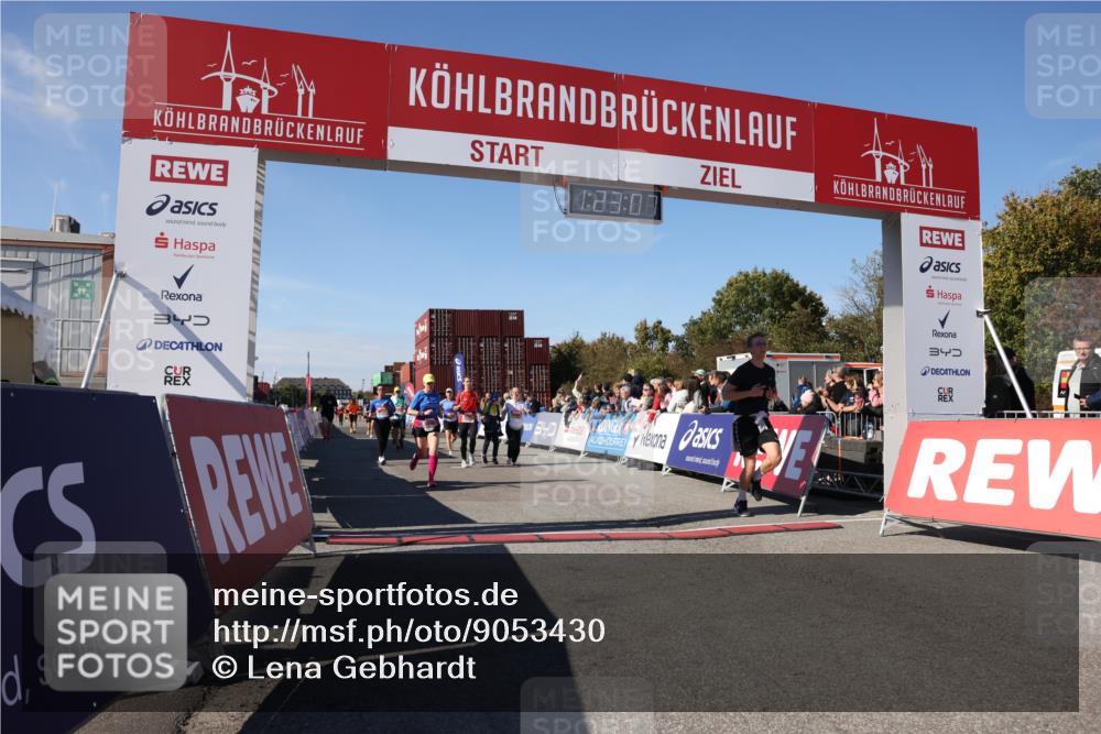 03.10.2025 - Köhlbrandbrückenlauf Lena Gebhardt http://msf.ph/oto/9053430 03.10.2025 13:23:07 Ziel 4339, 4350, 4553, 4904, 4905, 4964, 4987, 5076, 5189, 5573, 5712, 5716, 5812, 6027, 6070, 6071 meine-sportfotos.de