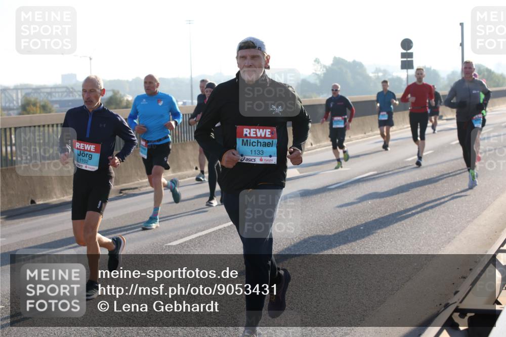 03.10.2025 - Köhlbrandbrückenlauf Lena Gebhardt http://msf.ph/oto/9053431 03.10.2025 09:16:03 Position 1 1102, 1133 meine-sportfotos.de